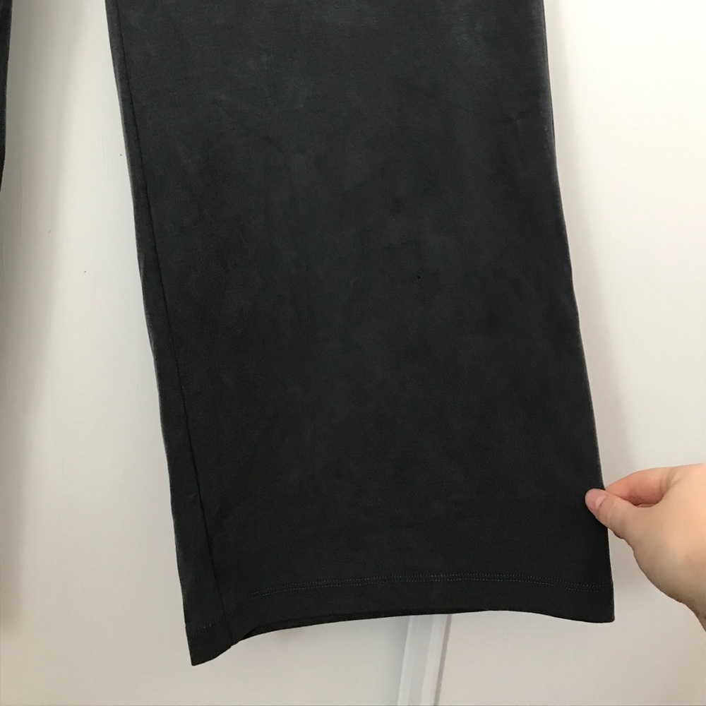 Lolë Stretchy Gray Flowy Yoga Pants 25" - Picture 4 of 6